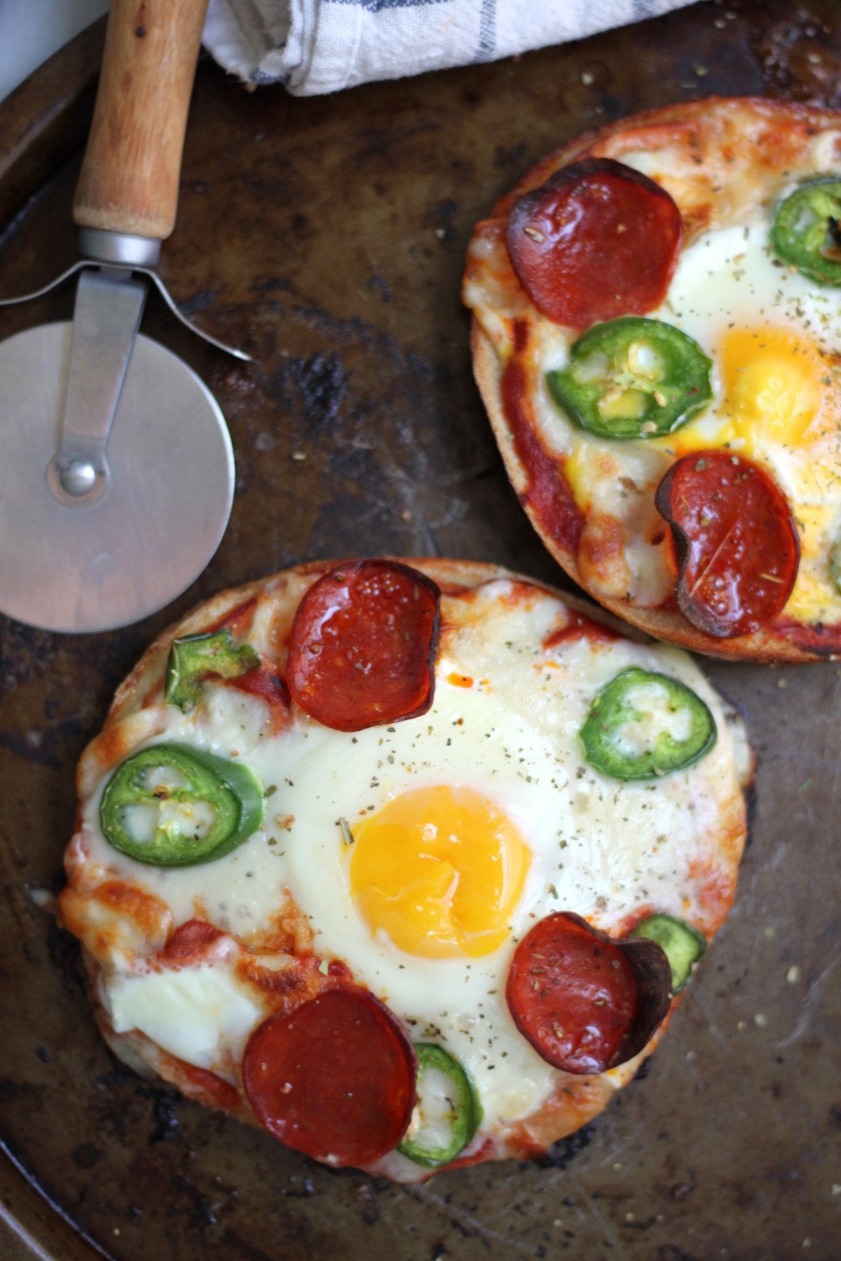Breakfast Pizza Bagels! - Baker by Nature