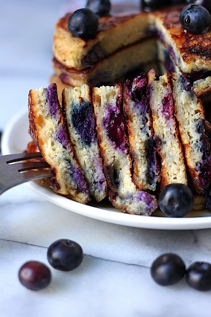 Awesome Blueberry Pancakes – Dan330