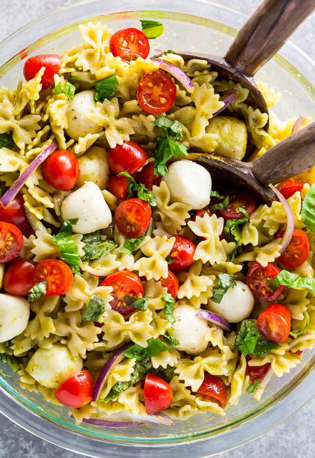 20 Minute Tomato Basil and Mozzarella Pasta Salad Baker by Nature