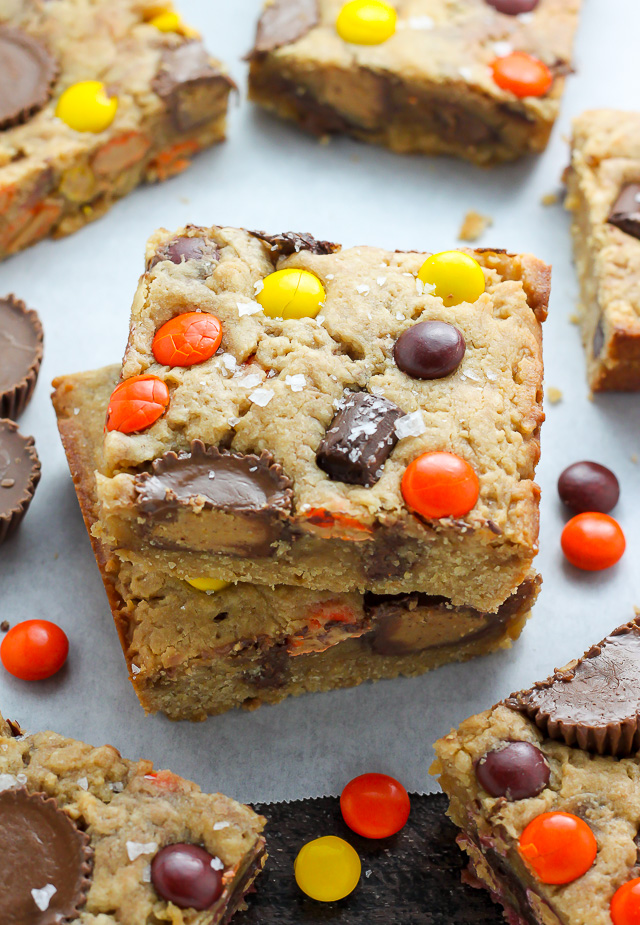 Crispy Pretzel M&M Bars - i am baker