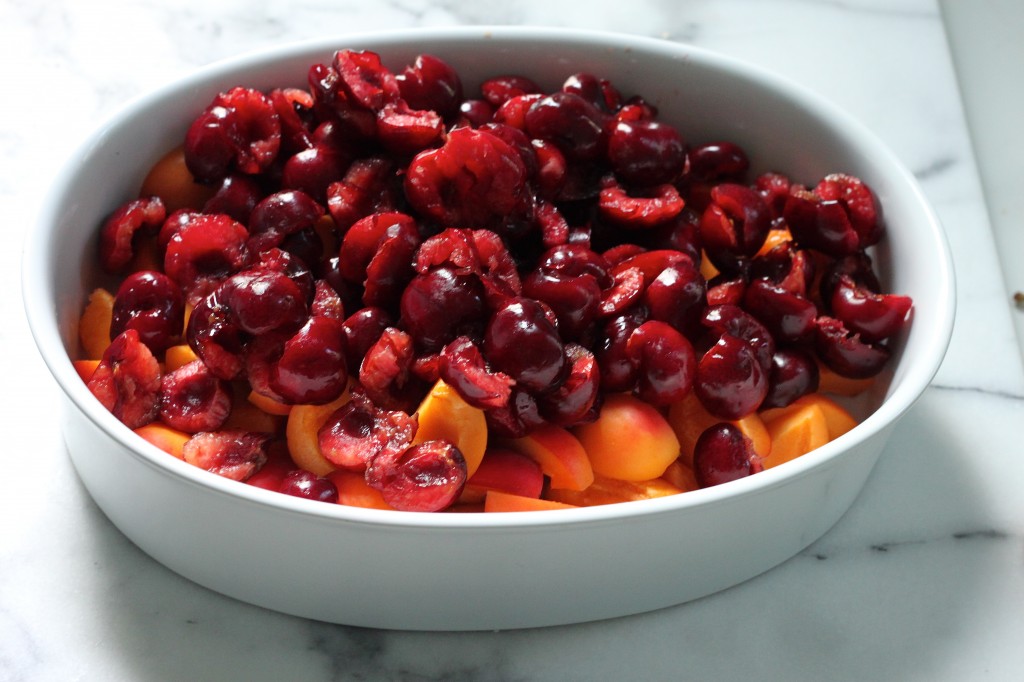 Healthy(ish) Cherry // Apricot Crumble 