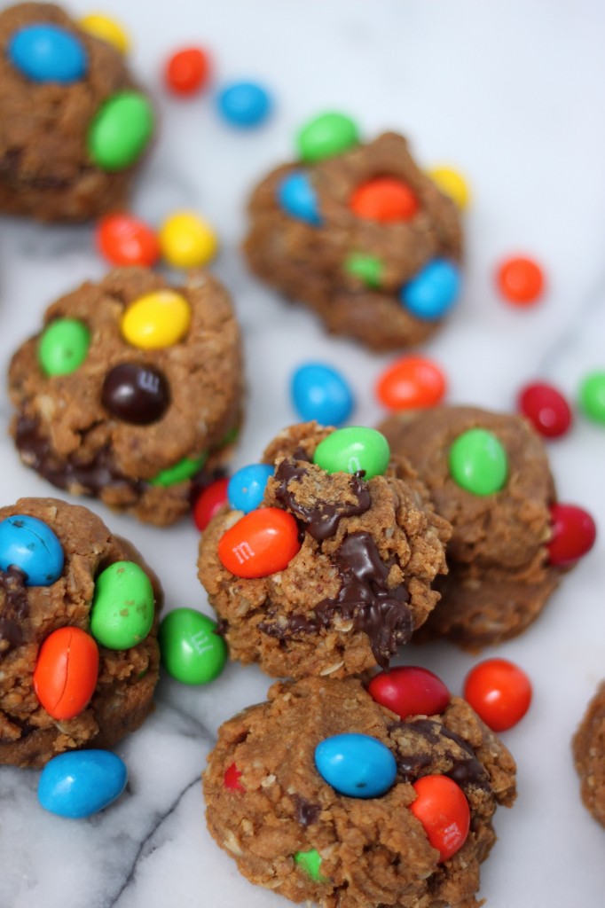 (Flourless) Peanut Butter M&M Chocolate Chunk Cookies 