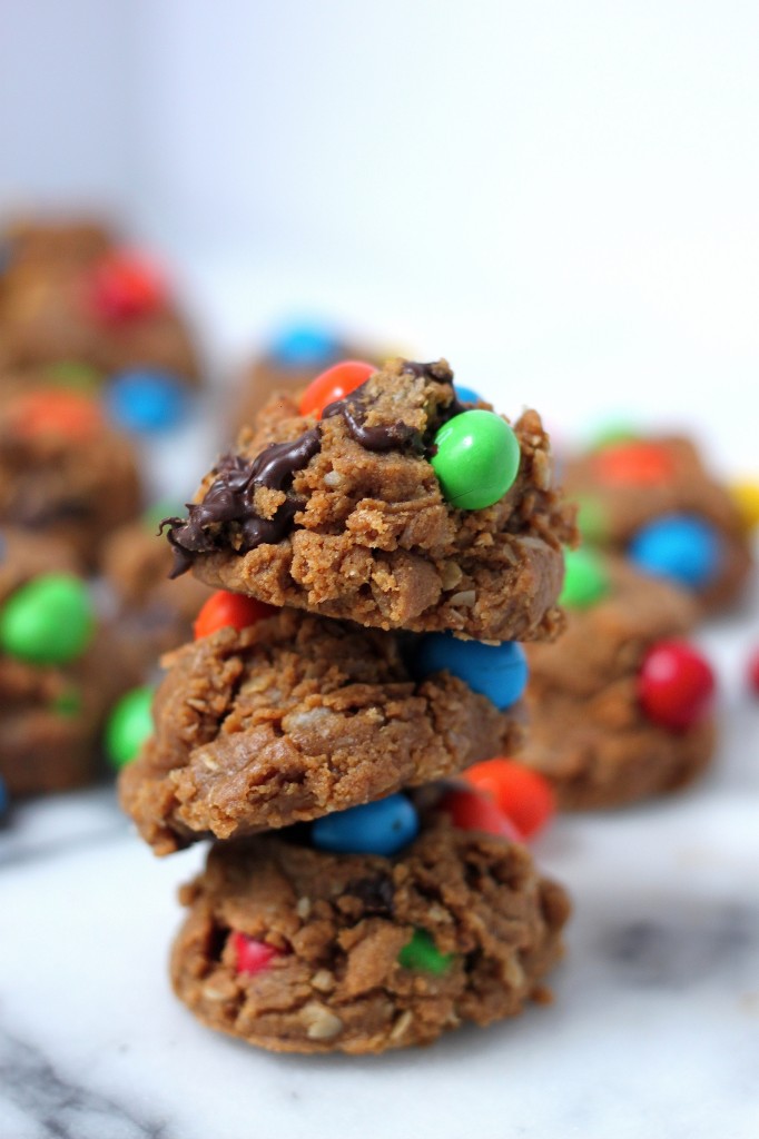 (Flourless) Peanut Butter M&M Chocolate Chunk Cookies 