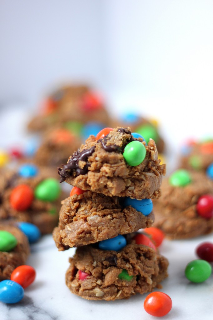 (Flourless) Peanut Butter M&M Chocolate Chunk Cookies 