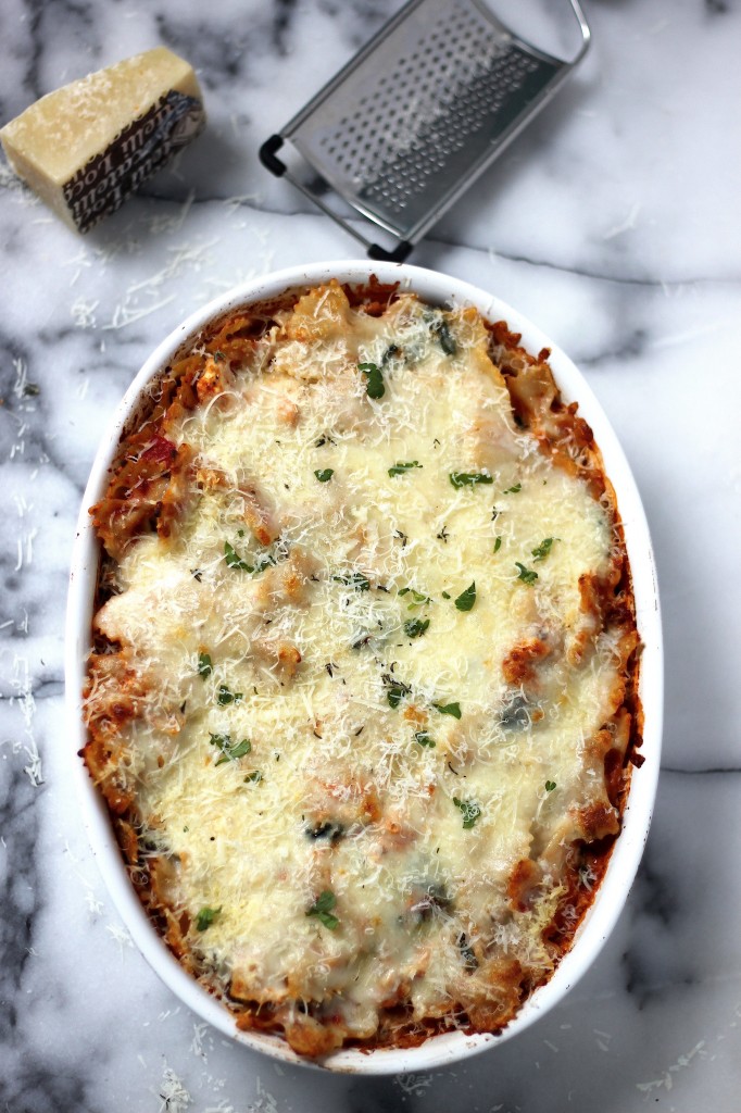 Super Cheesy Kale and Roasted Red Pepper Pasta Bake - Baker by Nature