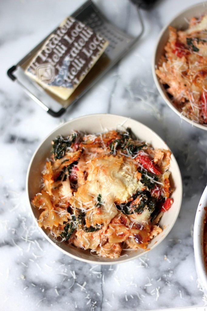 Super Cheesy Kale and Roasted Red Pepper Pasta Bake