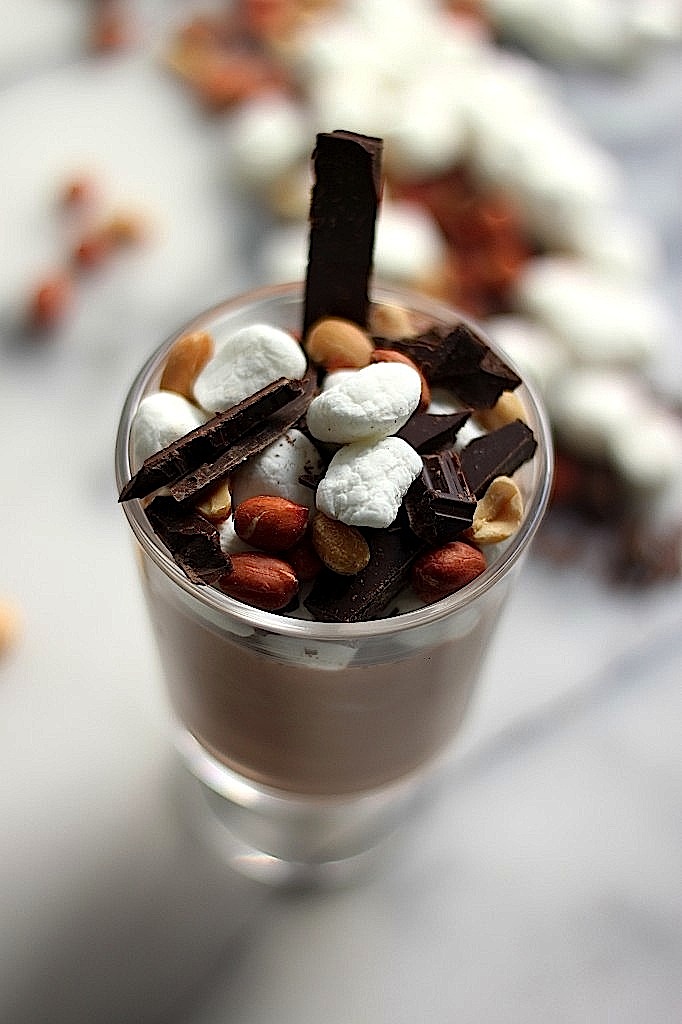 (5 Ingredient // 5 Minute!) Nutella Greek Yogurt Rocky Road Parfaits ...