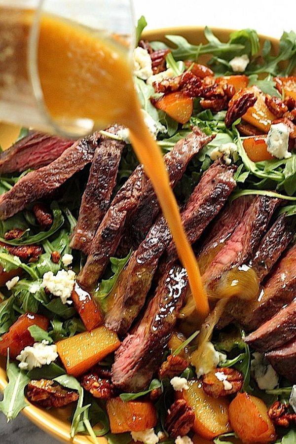 Arugula Skirt Steak Salad with Caramelized Pears, Pecans, and