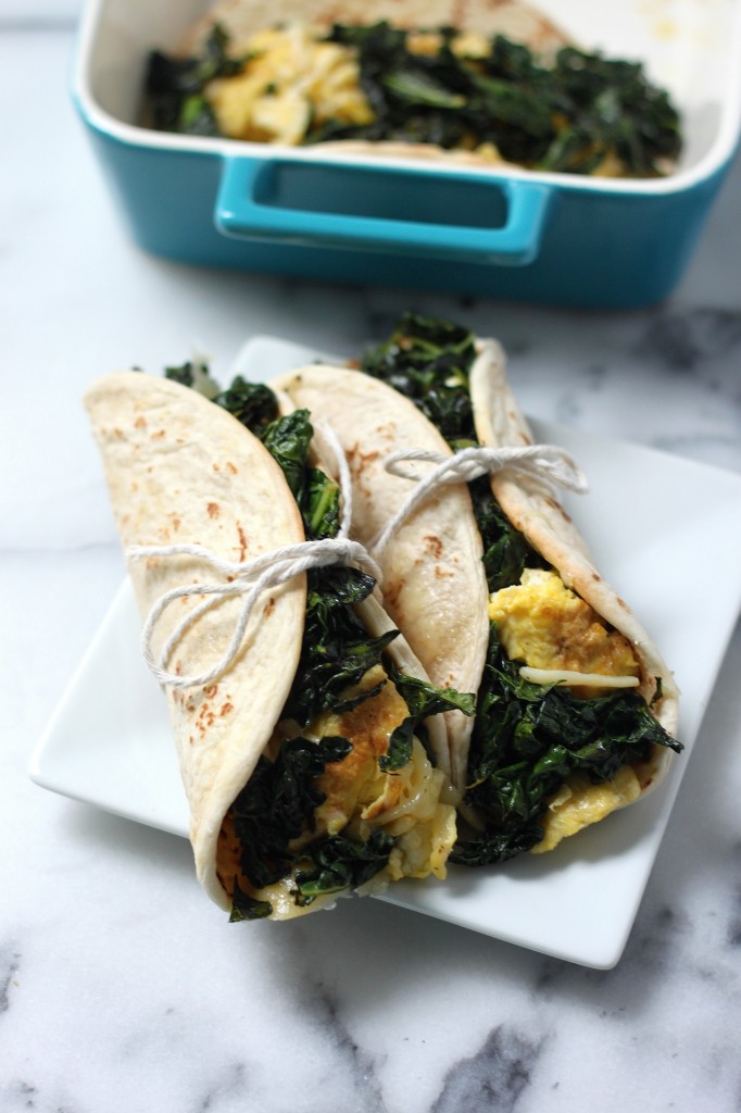 (5 Ingredient) Crispy Kale and Smoked Gouda Scrambled Egg Tacos 