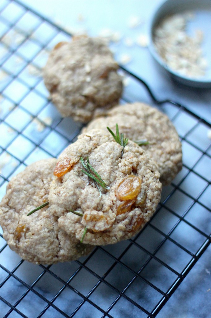 Golden Raisin Rosemary Oatmeal Cookies 