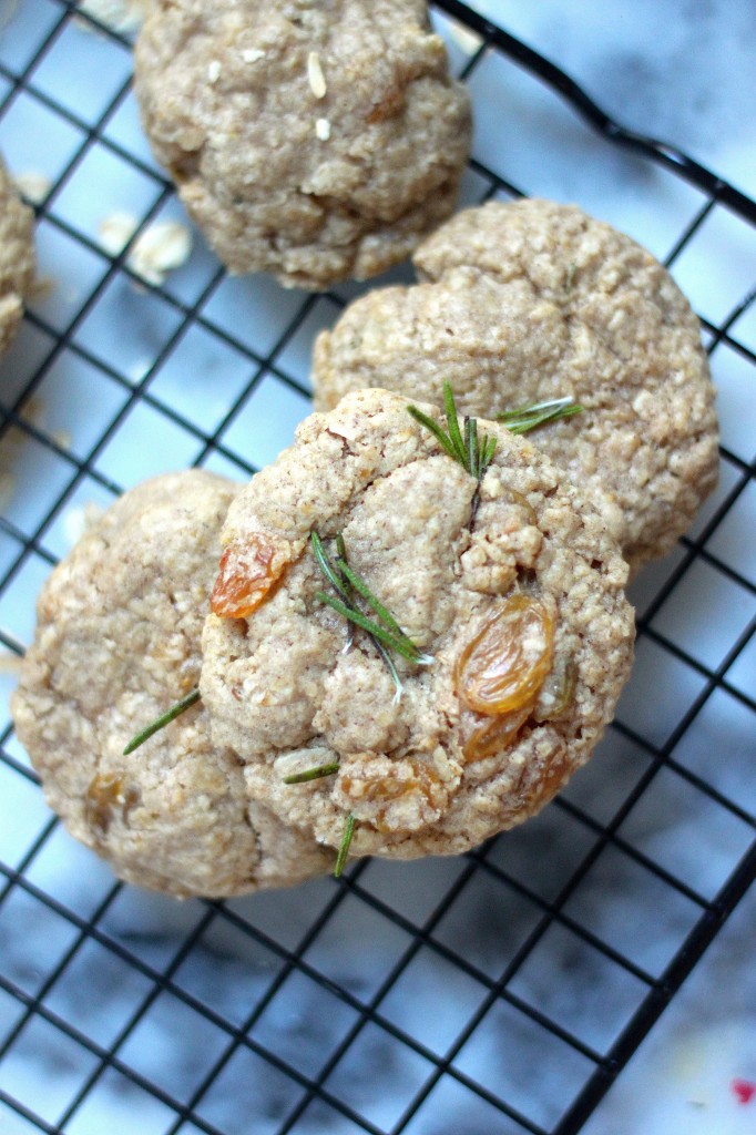 Golden Raisin Rosemary Oatmeal Cookies 