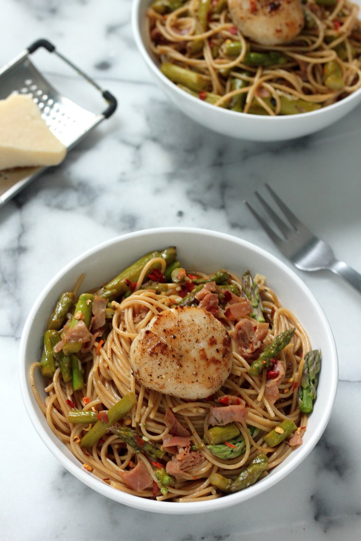 Spaghetti with Asparagus, Prosciutto, and Perfectly Seared Scallops