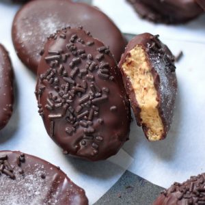 These Homemade Peanut Butter Eggs are sure to be a hit this Easter!!! Made with just a handful of basic ingredients, these salted chocolate covered peanut butter eggs are super easy to whip up! 