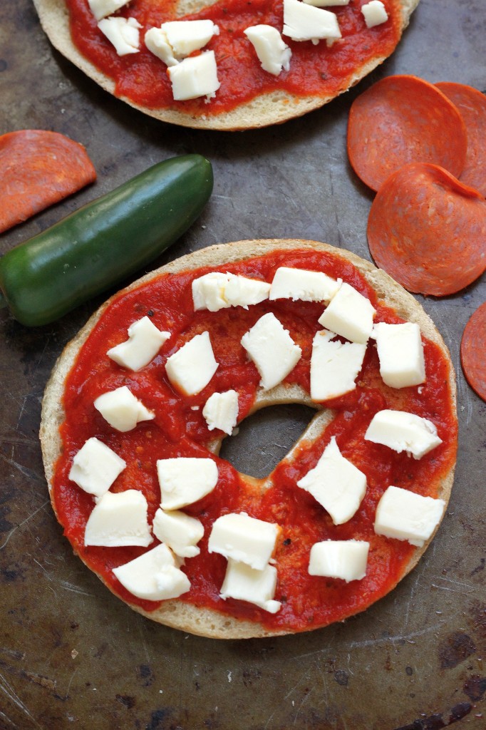 Breakfast Pizza Bagels 