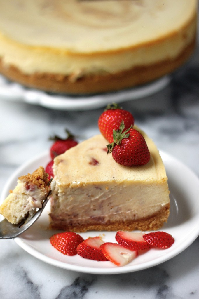 Roasted Strawberry Greek Yogurt Cheesecake 