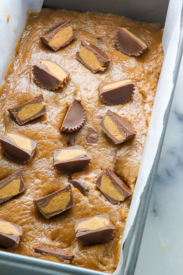 Soft and chewy 5-Ingredient Vegan Peanut Butter Blondies! 