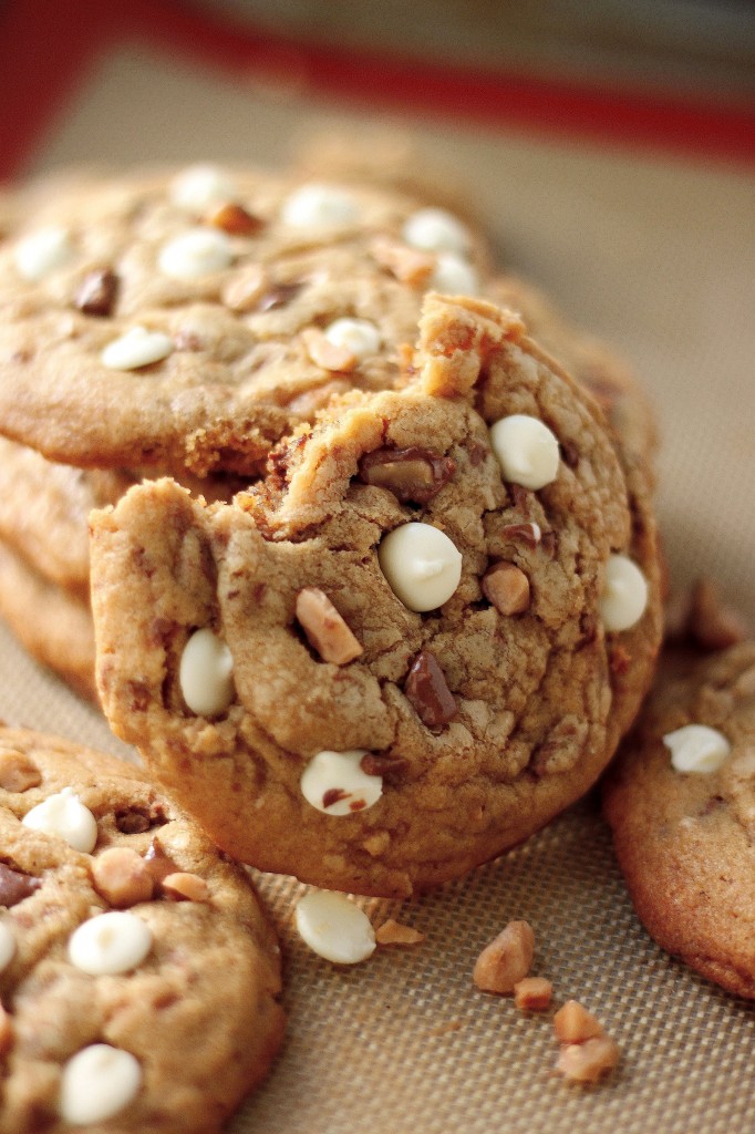 White Chocolate Toffee Brown Butter Cookies 