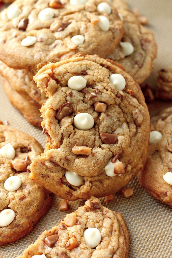 White Chocolate Toffee Brown Butter Cookies 