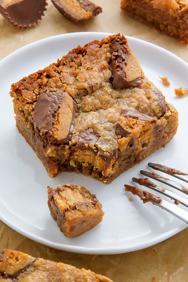 Soft and chewy 5-Ingredient Vegan Peanut Butter Blondies! 