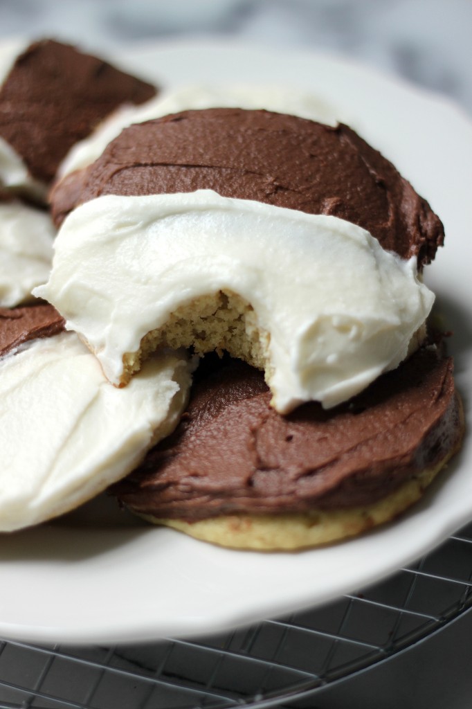 Black and White Cake Cookies 