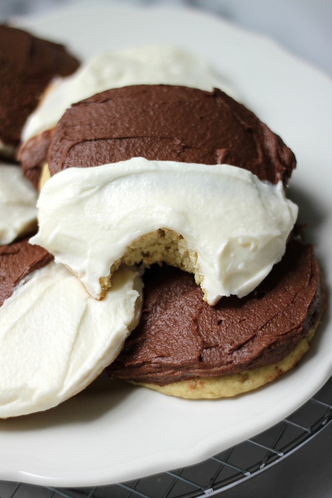 Black and White Cake Cookies 