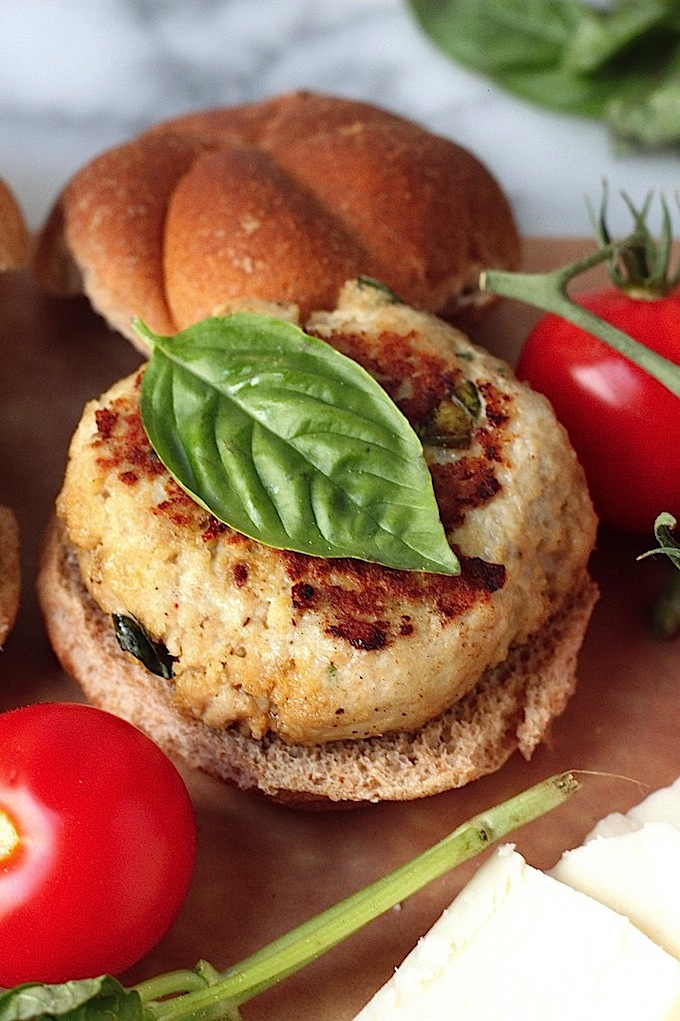 Sunday Suppers: Chicken Caprese Burgers 
