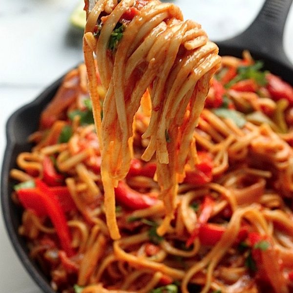 Sunday Suppers: One-Pan Veggie Fajita Pasta - Baker by Nature