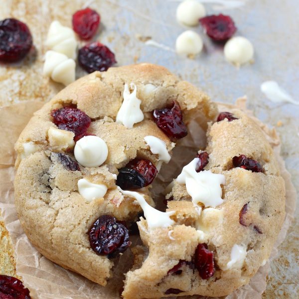 white chocolate cranberry cashew cookies