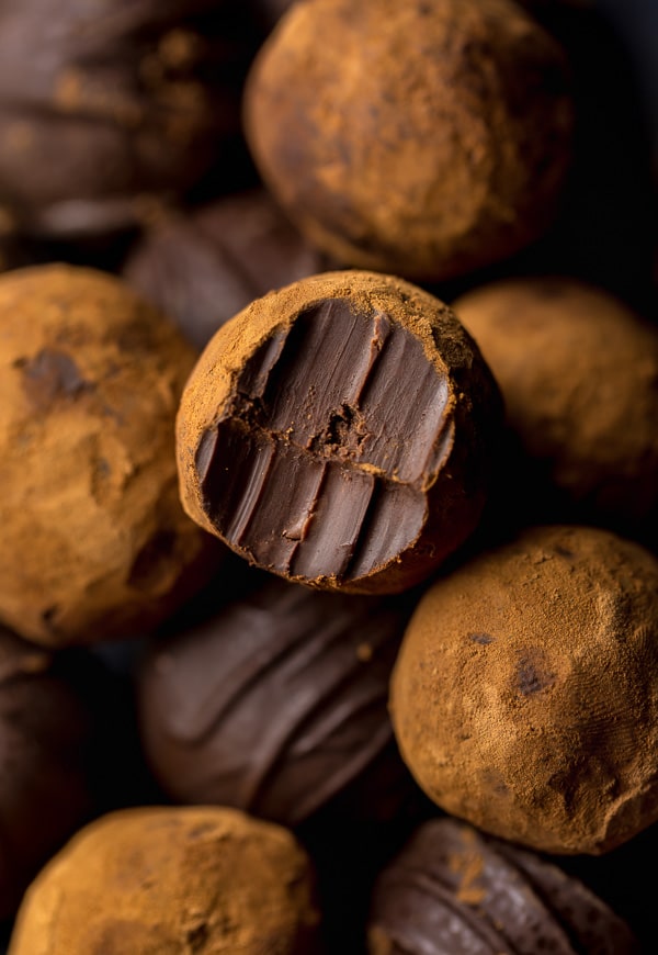 You'll love this fun and easy recipe for Red Wine Chocolate Truffles! Because is there anything better than red wine and chocolate?!