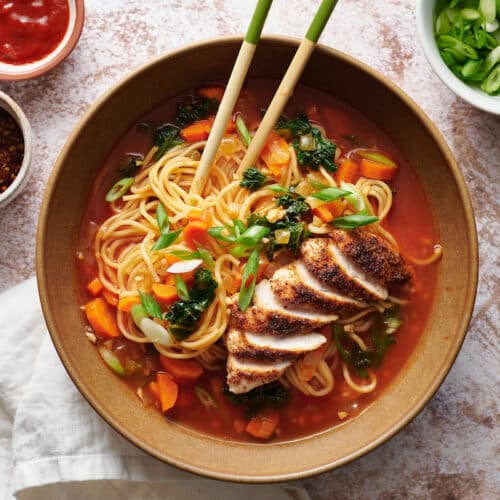 Easy Easy Spicy Chicken Ramen Soup - College Housewife