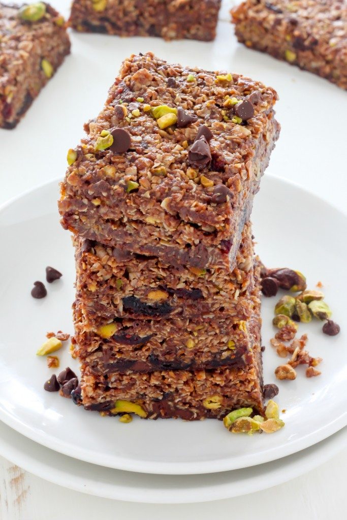 Dark Chocolate Pistachio Nutella Granola Bars