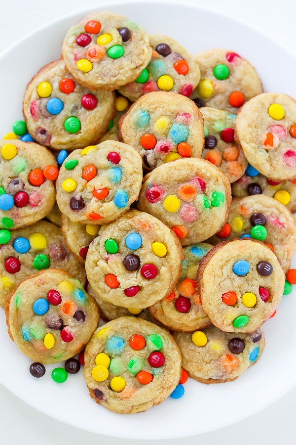 Crispy Chocolate Chip Cookies with M&M's - Style Sweet