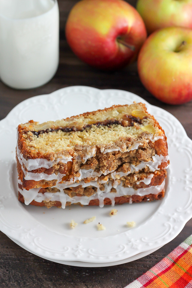 Cinnamon Apple Pecan Crumb Cake | Krusteaz