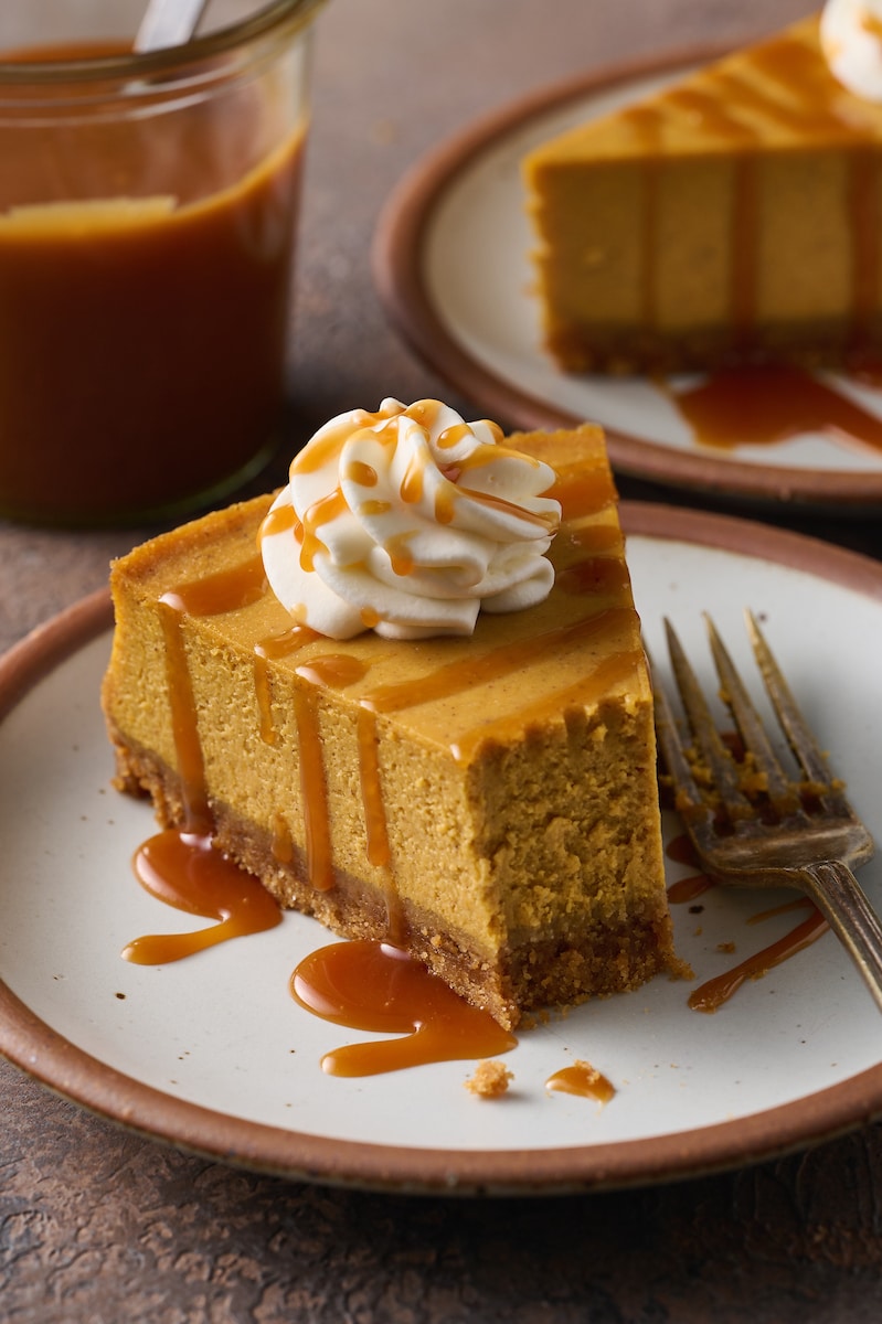 https://bakerbynature.com/wp-content/uploads/2015/09/Pumpkin-Cheesecake-20.jpg
