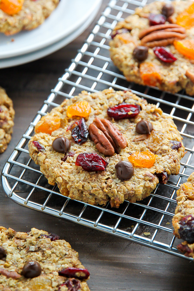 A healthy cranberry oatmeal cookie that actually tastes like a REAL cookie! Get ready to fall in love.
