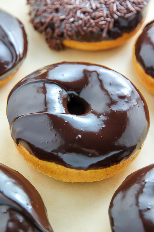 Wanna make your morning a little more special? Whip up a batch of Chocolate Frosted Vanilla Donuts! Bonus: It will only take you 20 minutes. Too good but totally true.