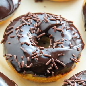 Wanna make your morning a little more special? Whip up a batch of Chocolate Frosted Vanilla Donuts! Bonus: It will only take you 20 minutes. Too good but totally true.