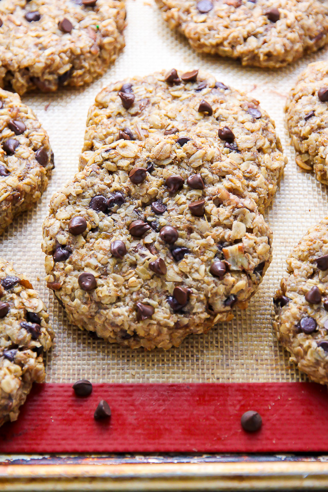 Cookies that taste like banana bread AND are healthy enough for breakfast! 