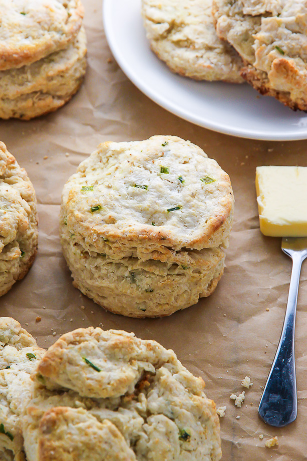 Fluffy and flavorful sour cream and chive scones! A great choice for breakfast, brunch, or dinner.