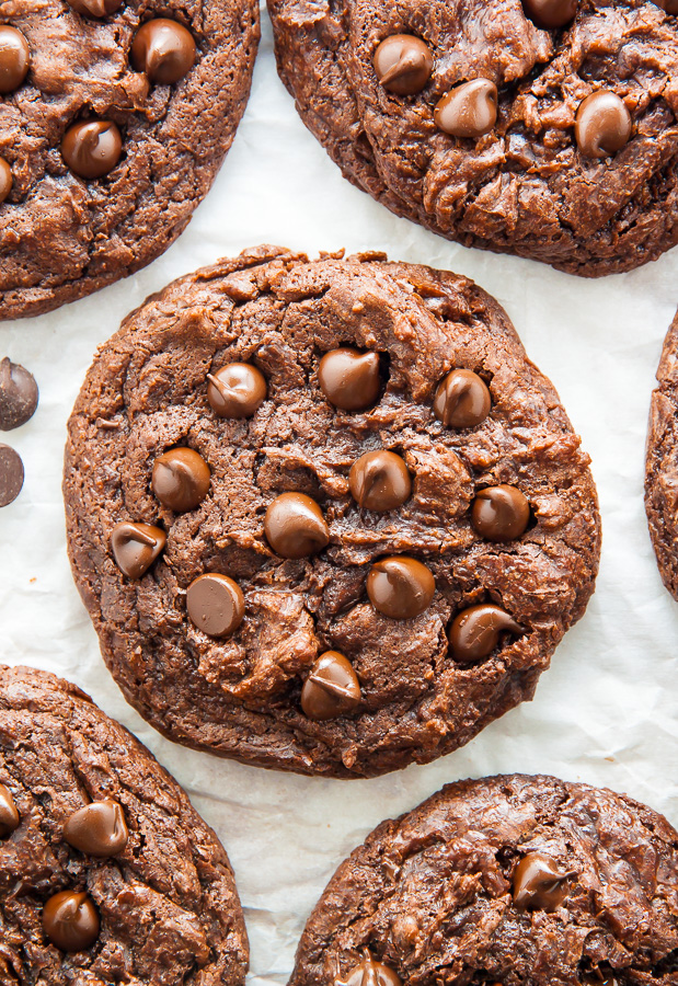 Extra Chewy Chocolate Fudge Cookies! Rich, chocolatey, vegan goodness.