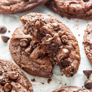 Extra Chewy Chocolate Fudge Cookies! Rich, chocolatey, vegan goodness.