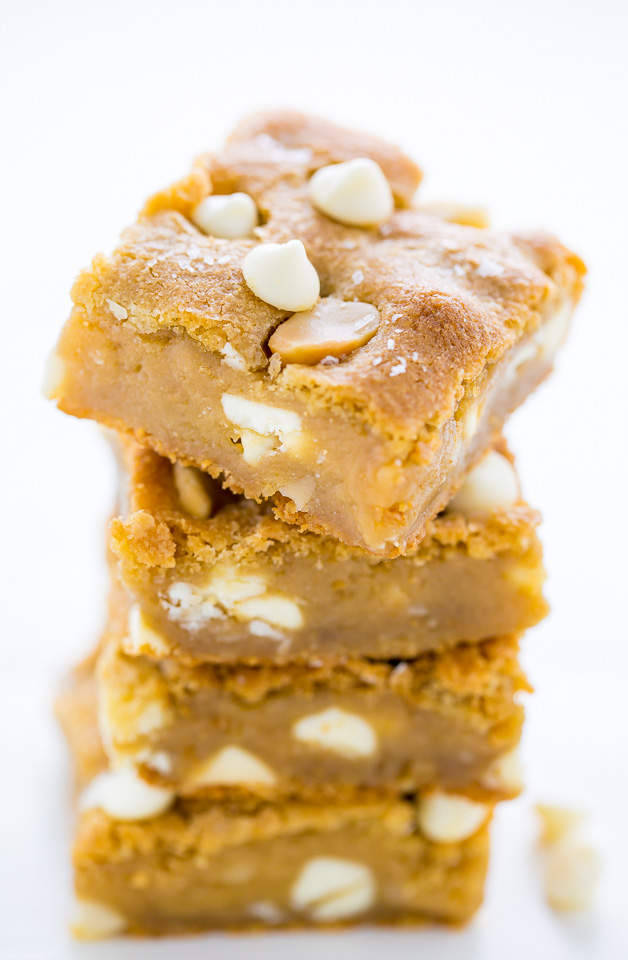 Chewy White Chocolate Macadamia Nut Cookie Bars! 