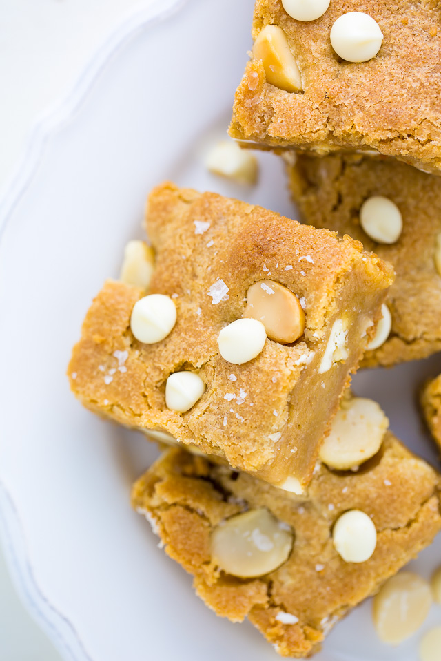 Chewy White Chocolate Macadamia Nut Cookie Bars! 