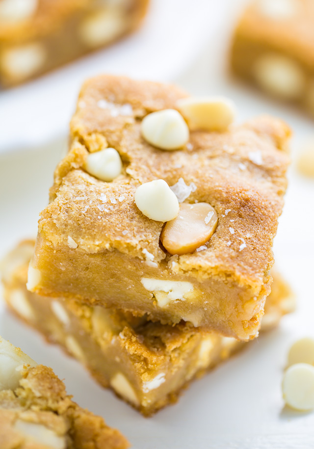 Chewy White Chocolate Macadamia Nut Cookie Bars! 