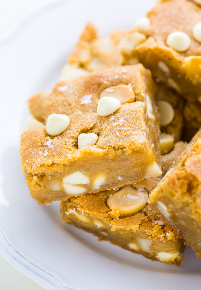 Chewy White Chocolate Macadamia Nut Cookie Bars! 