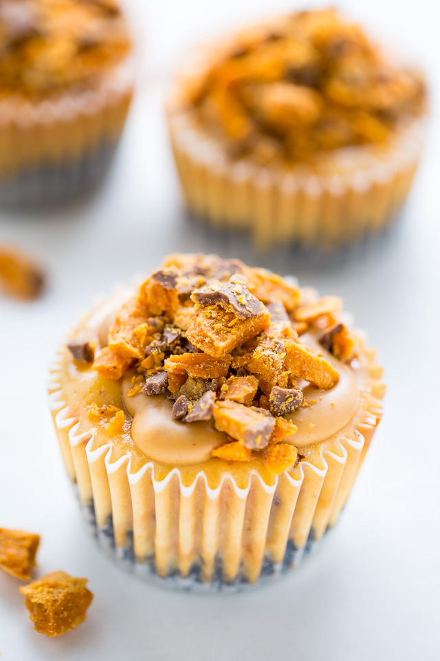 Incredibly delicious Mini PEANUT BUTTER Butterfinger Cheesecakes!