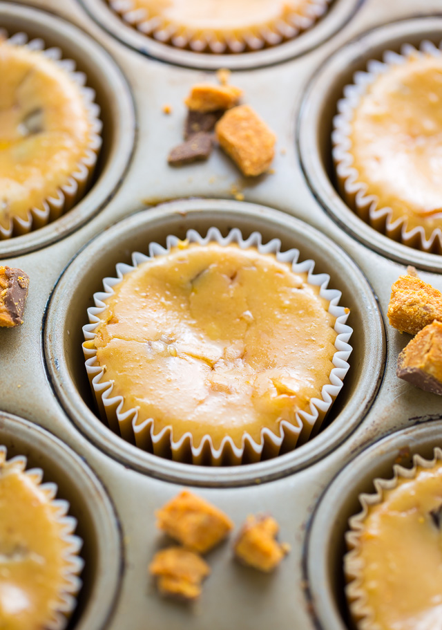 Incredibly delicious Mini PEANUT BUTTER Butterfinger Cheesecakes!