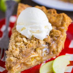 Incredibly delicious Brown Butter Oatmeal Crumb Apple Pie! Everyone will beg you for this recipe.
