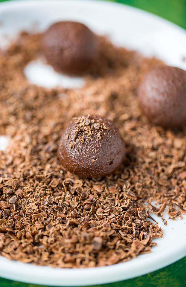 Melt-in-your-mouth Kahlua Chocolate Truffles are made with just 5 ingredients.