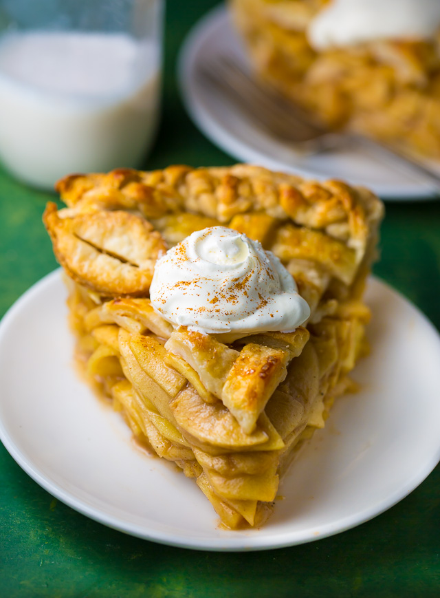 A foolproof recipe for Old-fashioned Apple Pie!